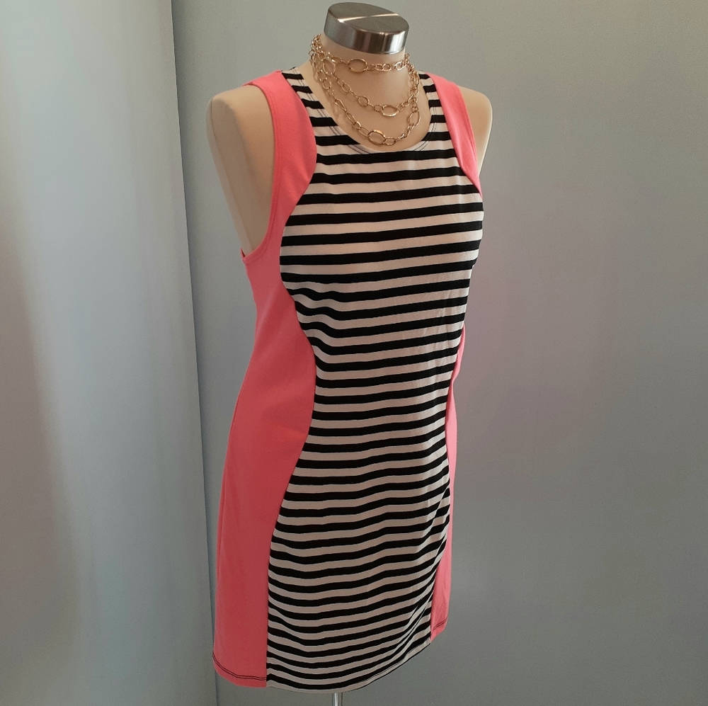 Dress - Picture 2 of 8